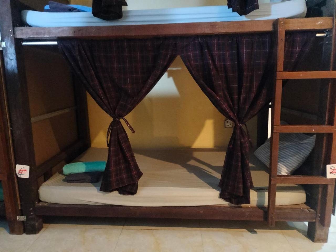 Blue Diamond Hostel Battambang Buitenkant foto