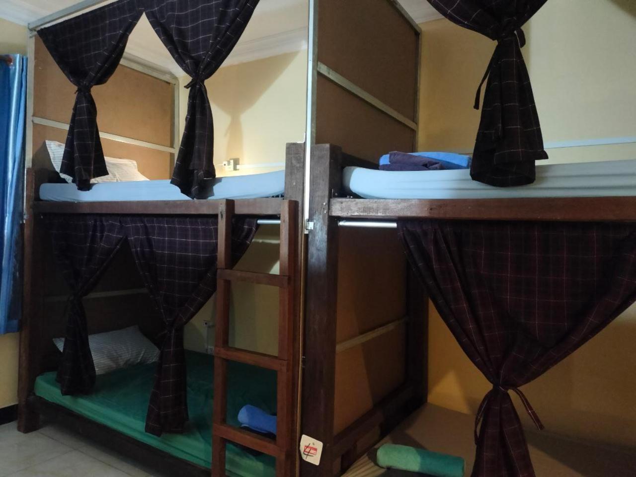 Blue Diamond Hostel Battambang Buitenkant foto