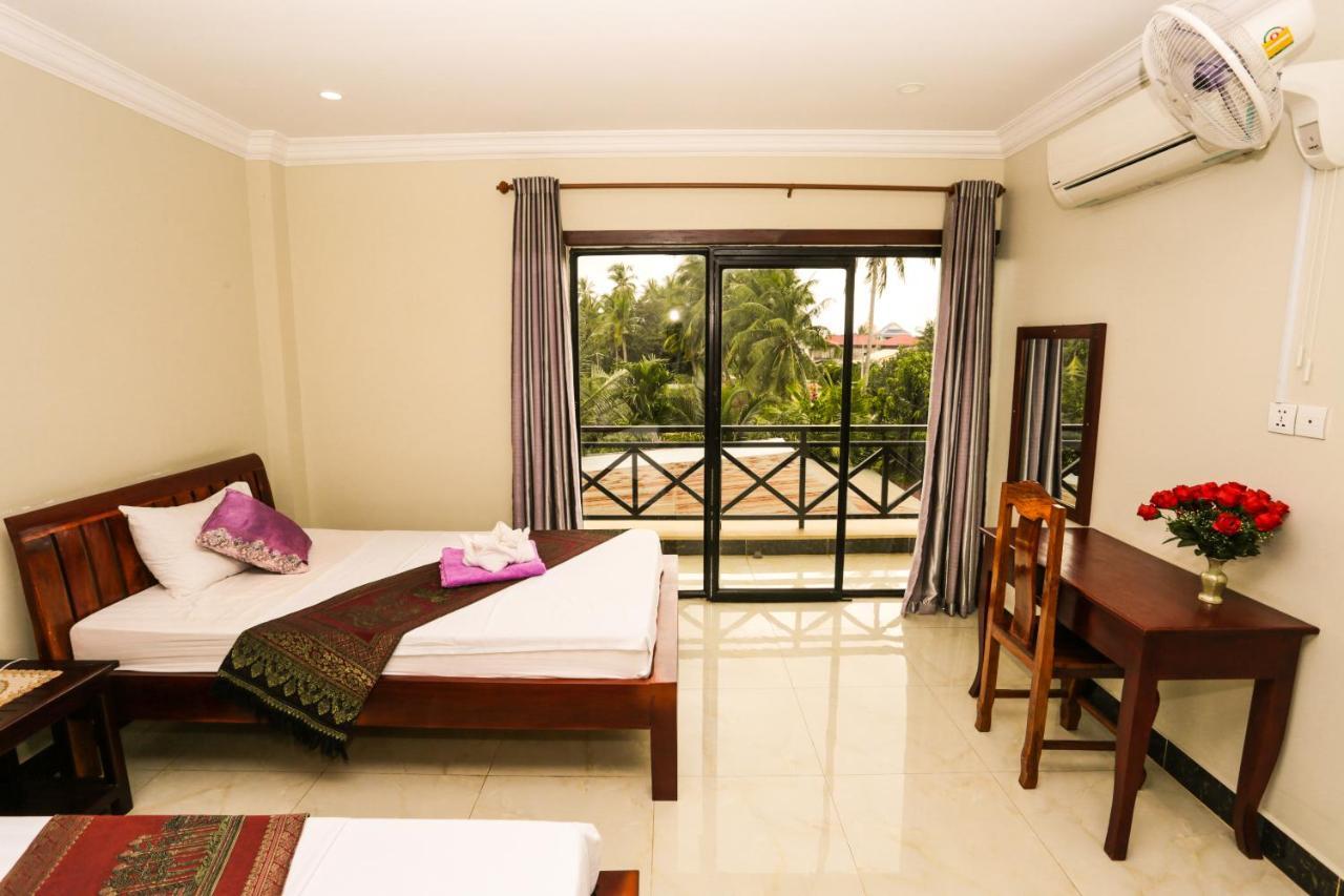 Blue Diamond Hostel Battambang Buitenkant foto