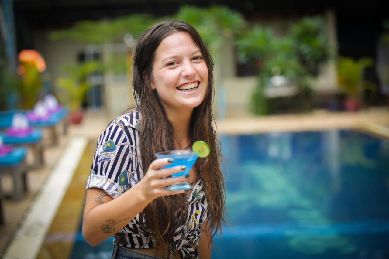 Blue Diamond Hostel Battambang Buitenkant foto
